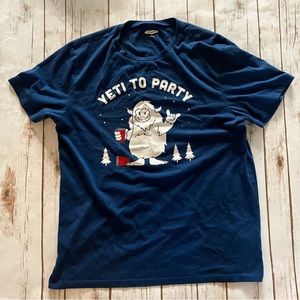 Yeti- Medium- Old Navy- Christmas-  Final 🏷️